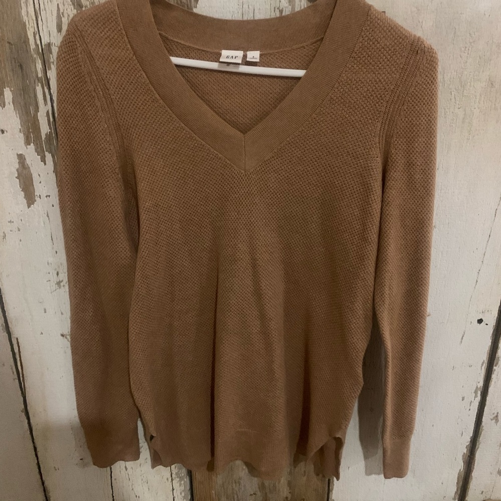 gap sweater